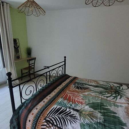 Le Truc En Plus, Accessibles Pmr, Appartement 45 M2 Mitoyen Dans Une Maison Avec Un Autre Appartement Guérard Exterior photo
